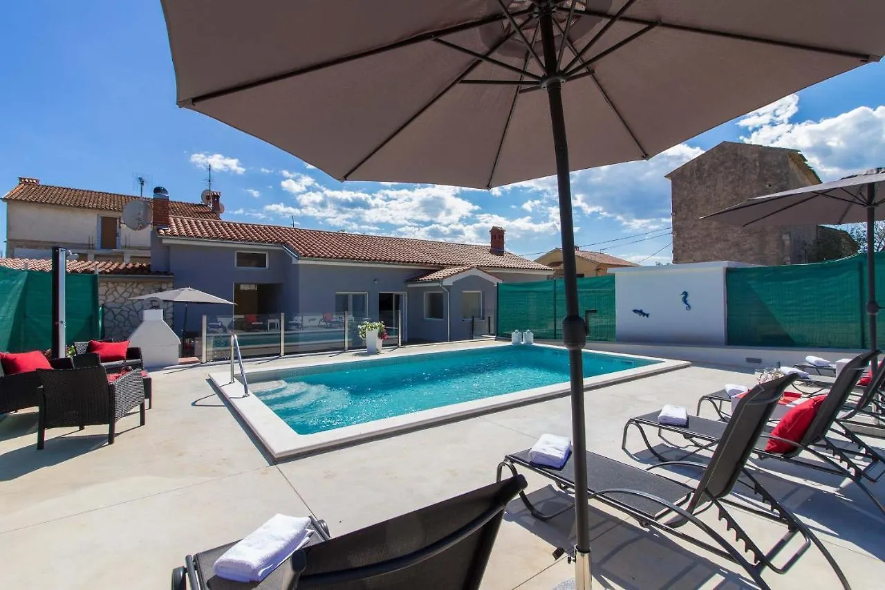 New Villa Luna With Private Pool In Pula Surrounded By Greenery 0*,  Croatie