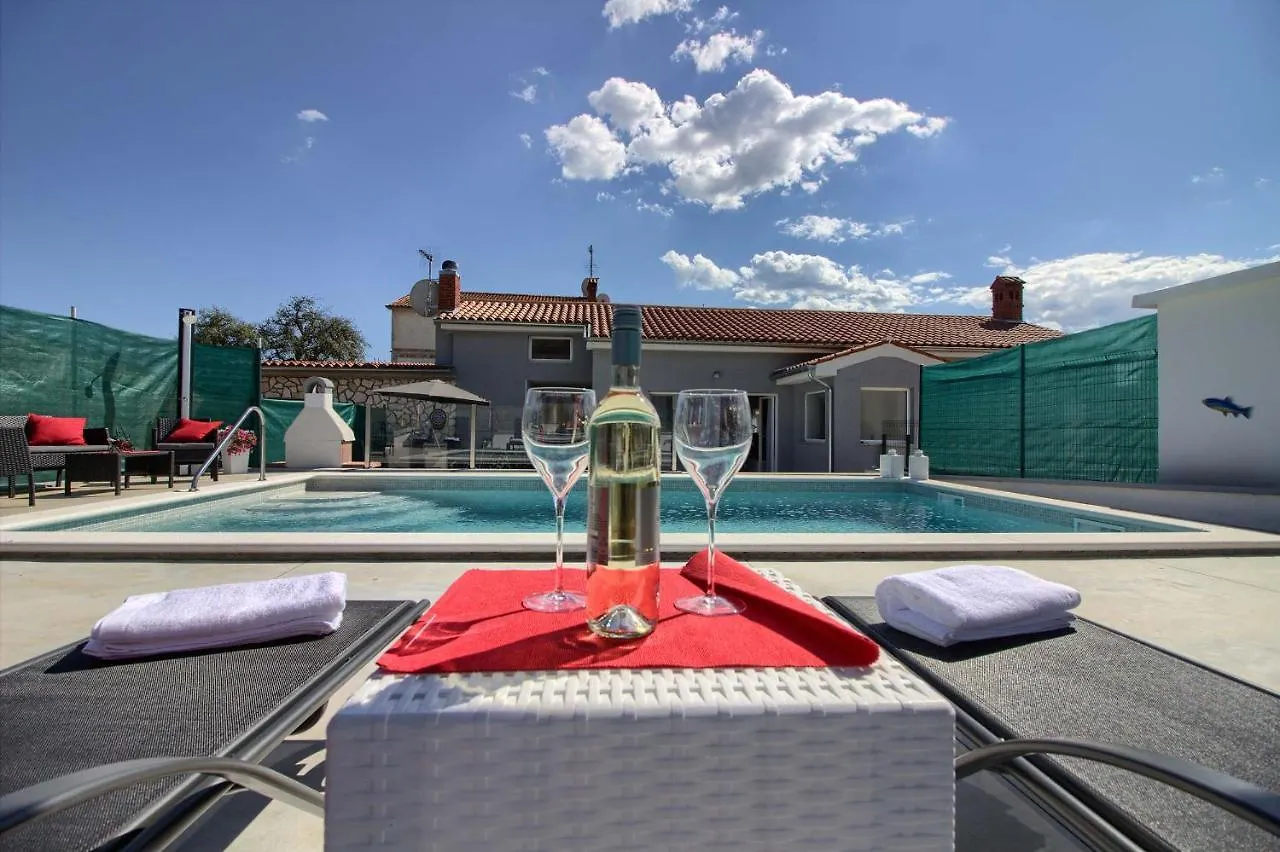 New Villa Luna With Private Pool In Pula Surrounded By Greenery 0*,  Croazia